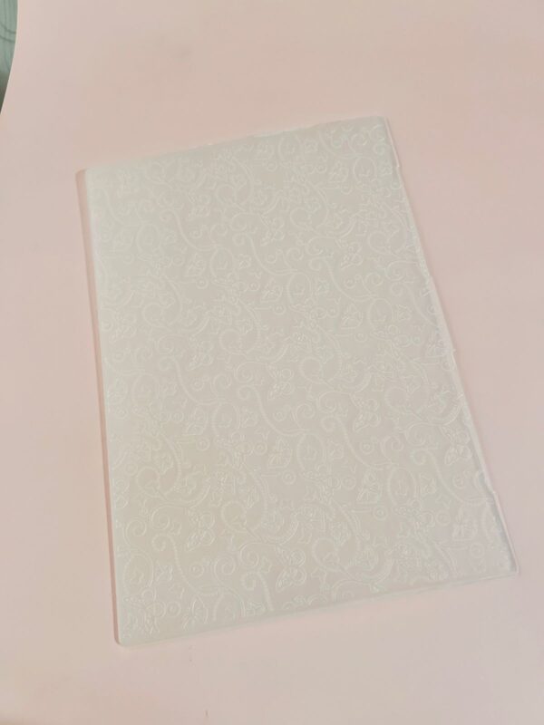 23251802 Carpeta de Embossing Tamaño Carta Modelo 14  Mariposas (Happy Hobby Scrap)